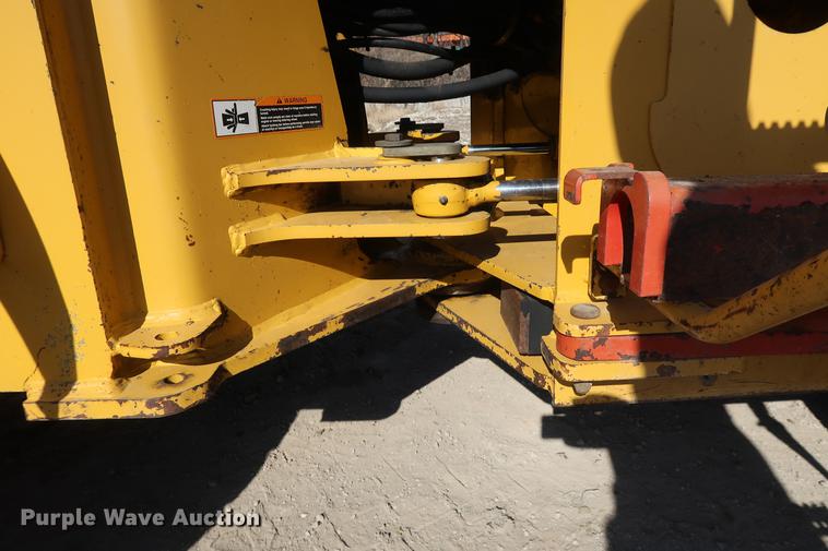 image for item DF3519 2000 John Deere 444H wheel loader