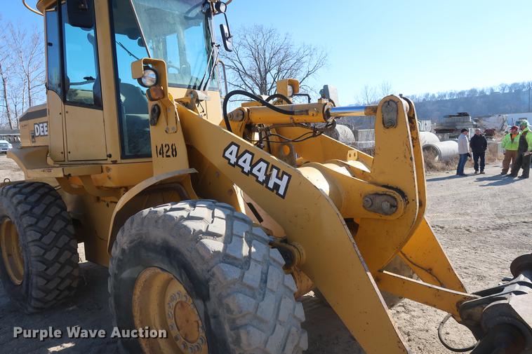 image for item DF3519 2000 John Deere 444H wheel loader