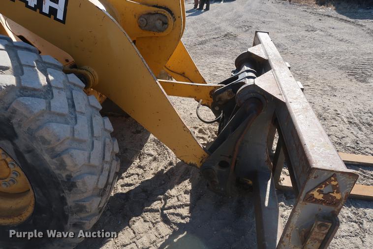 image for item DF3519 2000 John Deere 444H wheel loader