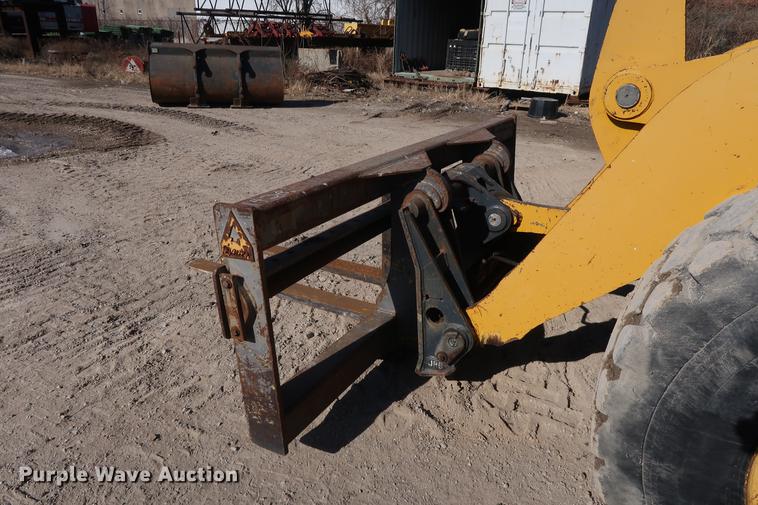 image for item DF3519 2000 John Deere 444H wheel loader