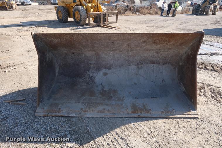 image for item DF3519 2000 John Deere 444H wheel loader