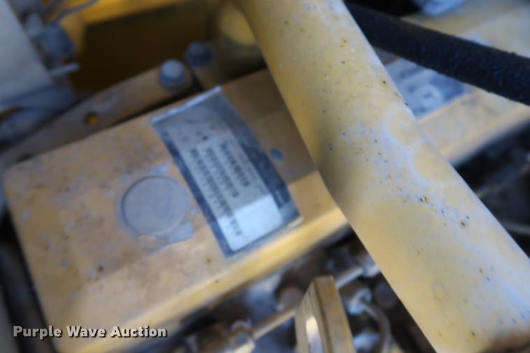 image for item DF3519 2000 John Deere 444H wheel loader