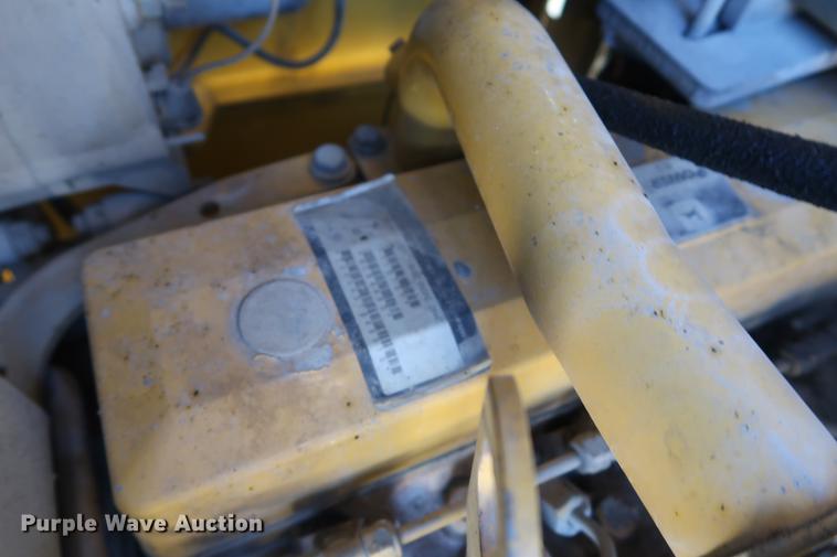 image for item DF3519 2000 John Deere 444H wheel loader