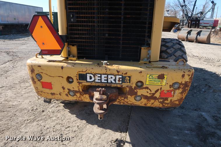 image for item DF3519 2000 John Deere 444H wheel loader