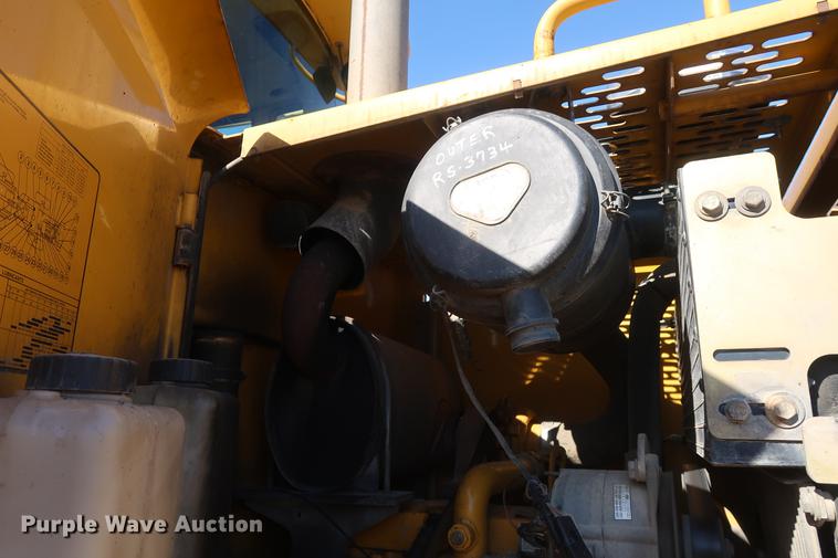 image for item DF3519 2000 John Deere 444H wheel loader