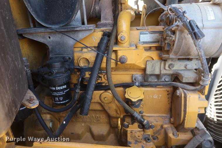 image for item DF3519 2000 John Deere 444H wheel loader