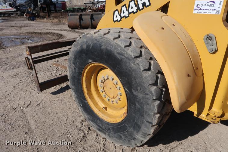 image for item DF3519 2000 John Deere 444H wheel loader