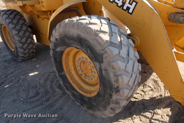 image for item DF3519 2000 John Deere 444H wheel loader