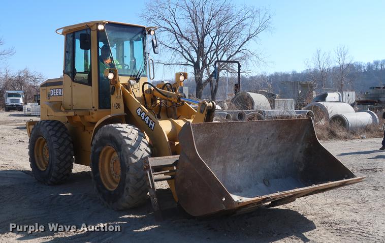 image for item DF3519 2000 John Deere 444H wheel loader