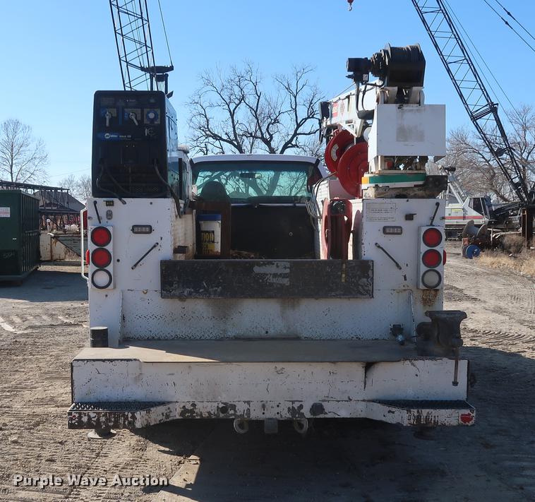 image for item DF3520 2007 Ford F750 Super Duty XLT service truck with crane