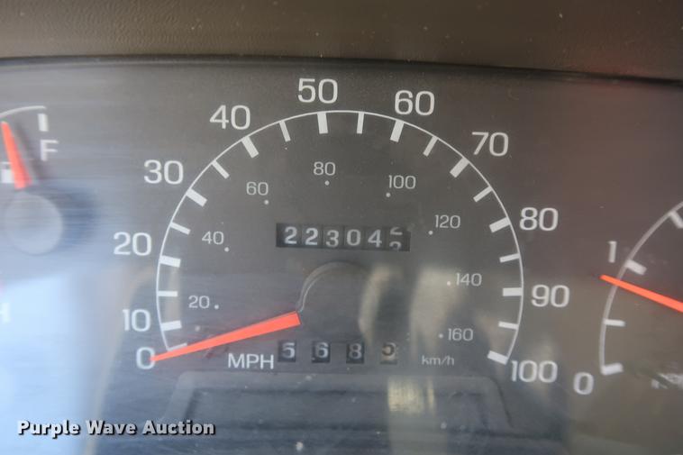 image for item DF3520 2007 Ford F750 Super Duty XLT service truck with crane