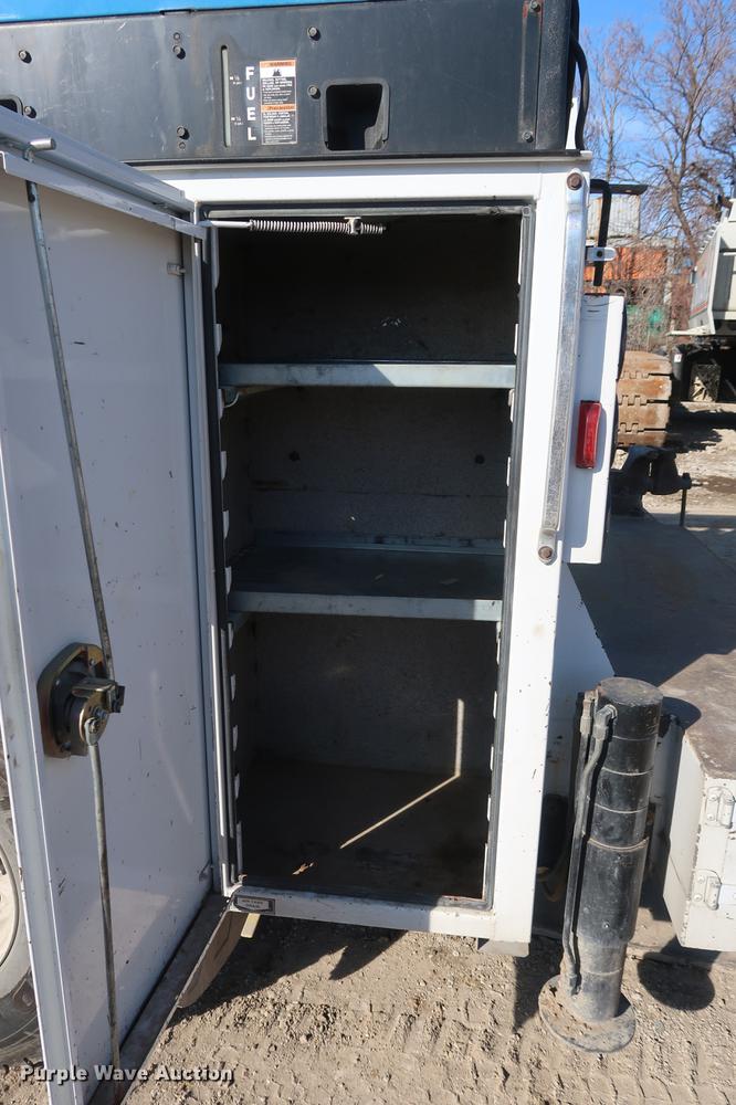 image for item DF3520 2007 Ford F750 Super Duty XLT service truck with crane