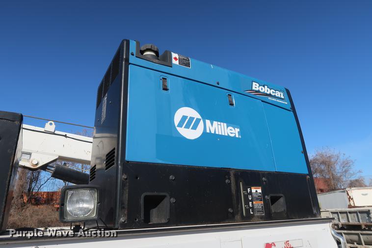 image for item DF3520 2007 Ford F750 Super Duty XLT service truck with crane