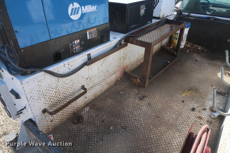 image for item DF3520 2007 Ford F750 Super Duty XLT service truck with crane