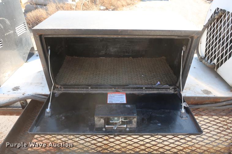 image for item DF3520 2007 Ford F750 Super Duty XLT service truck with crane