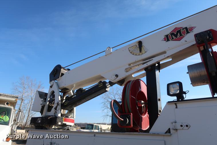 image for item DF3520 2007 Ford F750 Super Duty XLT service truck with crane