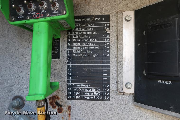 image for item DF3520 2007 Ford F750 Super Duty XLT service truck with crane