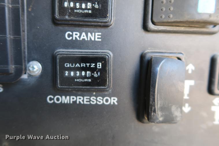 image for item DF3520 2007 Ford F750 Super Duty XLT service truck with crane