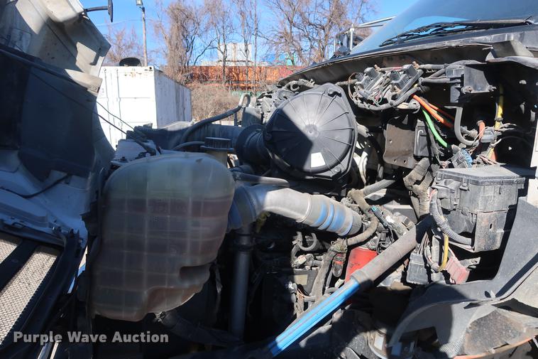 image for item DF3520 2007 Ford F750 Super Duty XLT service truck with crane