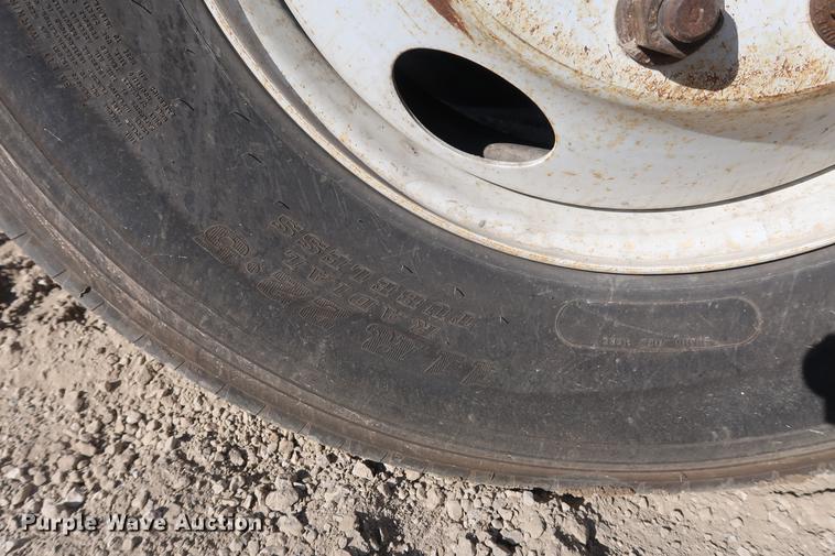 image for item DF3520 2007 Ford F750 Super Duty XLT service truck with crane