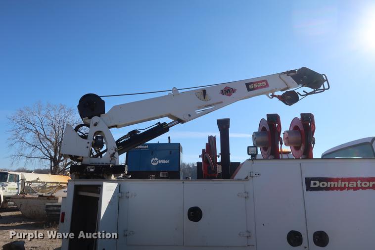 image for item DF3520 2007 Ford F750 Super Duty XLT service truck with crane