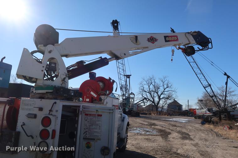 image for item DF3520 2007 Ford F750 Super Duty XLT service truck with crane