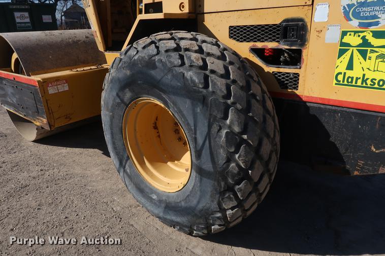 image for item DF3521 1996 Hypac C850B single drum vibratory roller