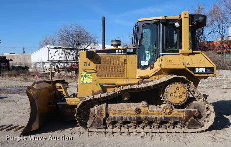 image for item DF3522 1998 Caterpillar D6M LGP dozer