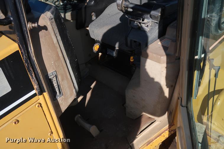 image for item DF3522 1998 Caterpillar D6M LGP dozer