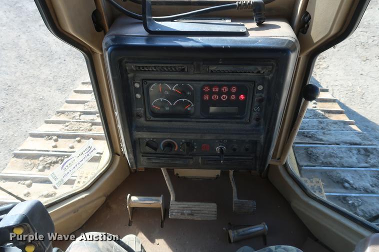 image for item DF3522 1998 Caterpillar D6M LGP dozer