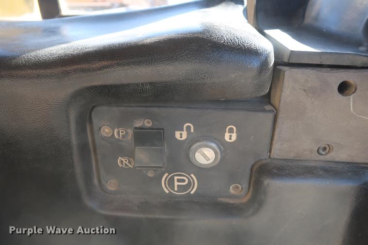 image for item DF3522 1998 Caterpillar D6M LGP dozer