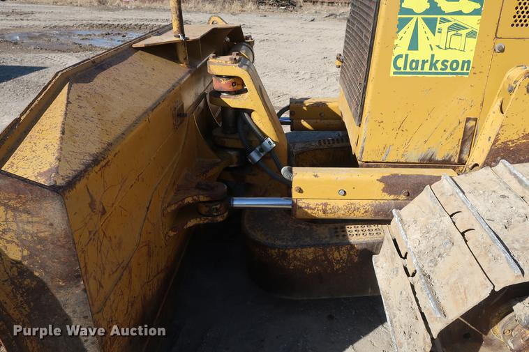 image for item DF3522 1998 Caterpillar D6M LGP dozer