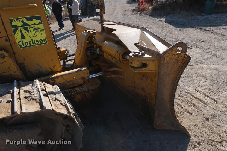 image for item DF3522 1998 Caterpillar D6M LGP dozer