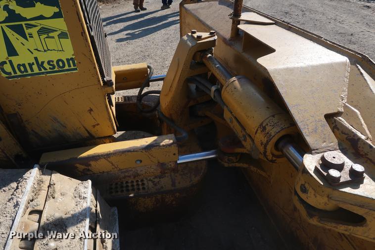 image for item DF3522 1998 Caterpillar D6M LGP dozer