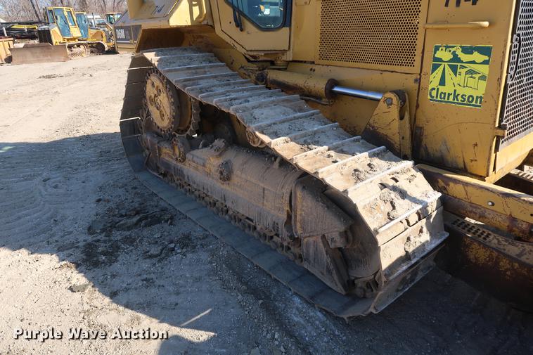 image for item DF3522 1998 Caterpillar D6M LGP dozer
