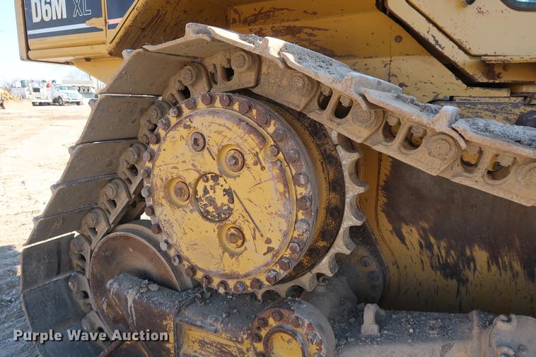 image for item DF3522 1998 Caterpillar D6M LGP dozer