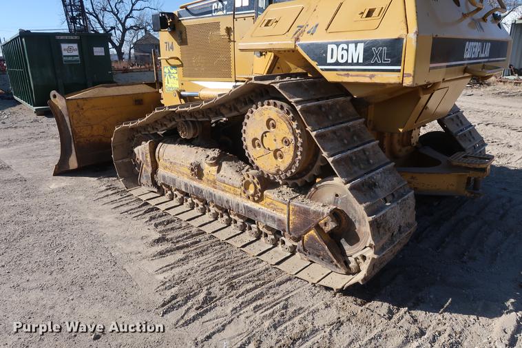 image for item DF3522 1998 Caterpillar D6M LGP dozer