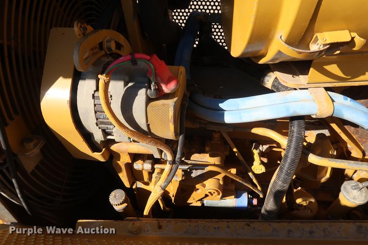 image for item DF3522 1998 Caterpillar D6M LGP dozer