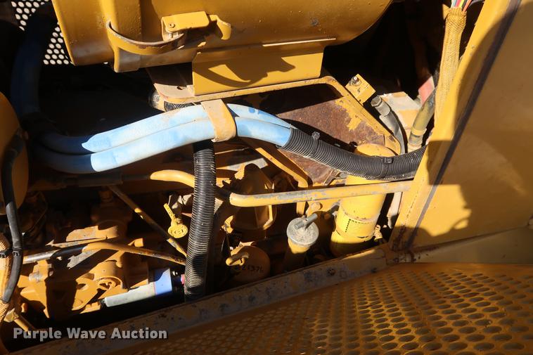 image for item DF3522 1998 Caterpillar D6M LGP dozer