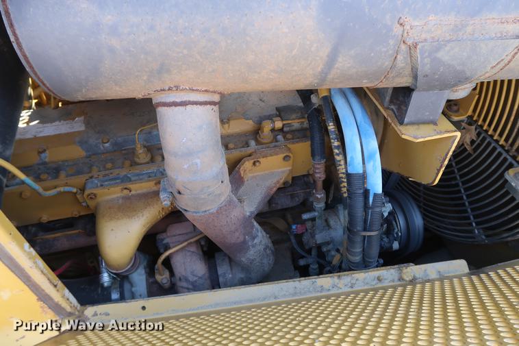 image for item DF3522 1998 Caterpillar D6M LGP dozer