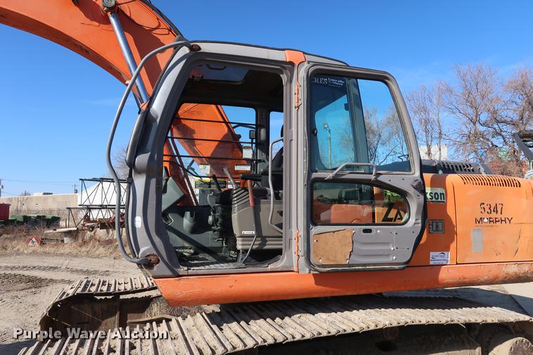 image for item DF3523 2006 Hitachi ZX200 LC excavator