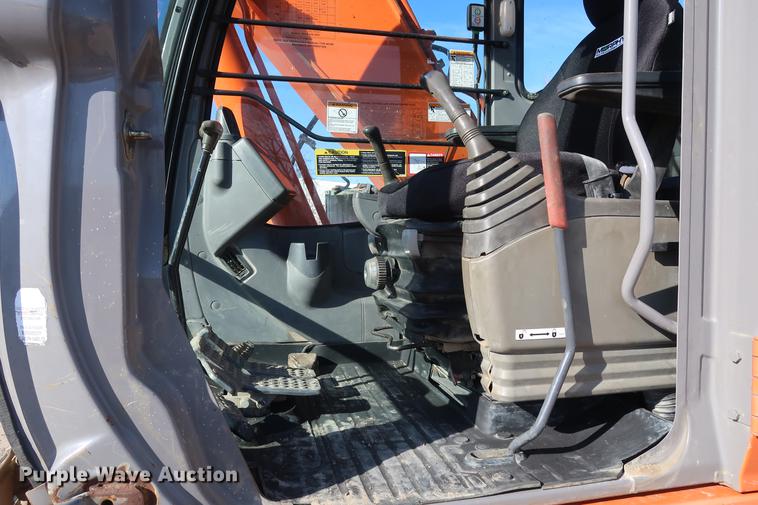 image for item DF3523 2006 Hitachi ZX200 LC excavator