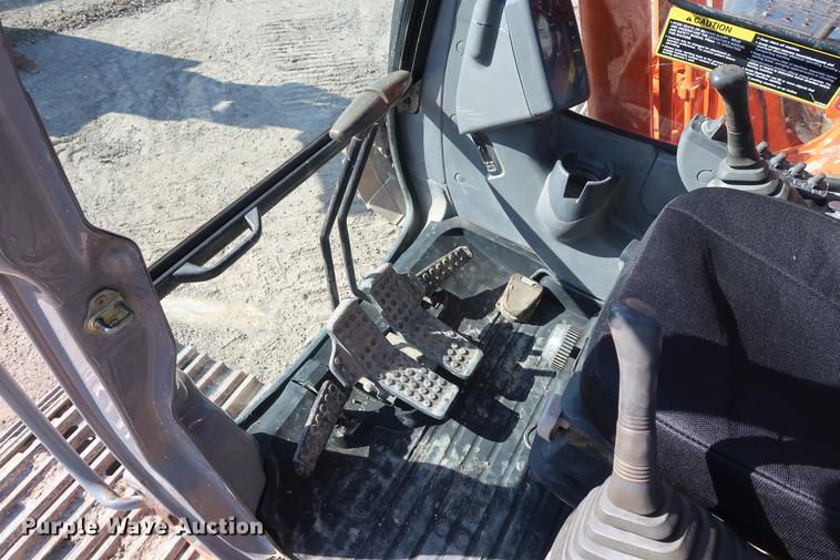 image for item DF3523 2006 Hitachi ZX200 LC excavator