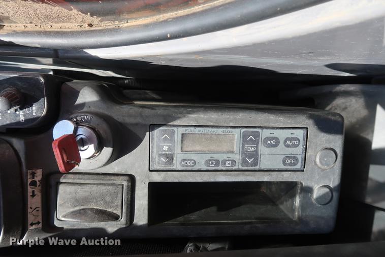 image for item DF3523 2006 Hitachi ZX200 LC excavator