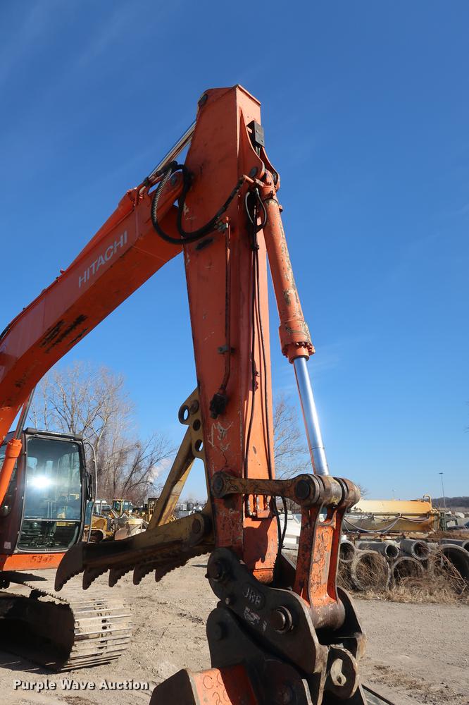 image for item DF3523 2006 Hitachi ZX200 LC excavator