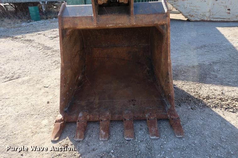 image for item DF3523 2006 Hitachi ZX200 LC excavator