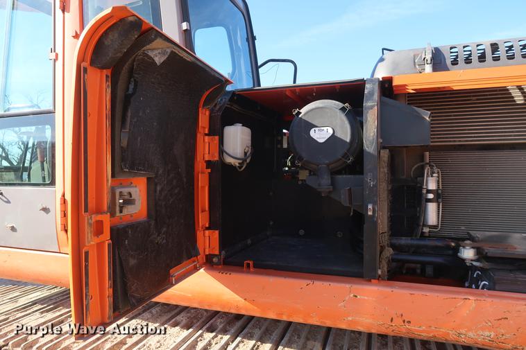 image for item DF3523 2006 Hitachi ZX200 LC excavator