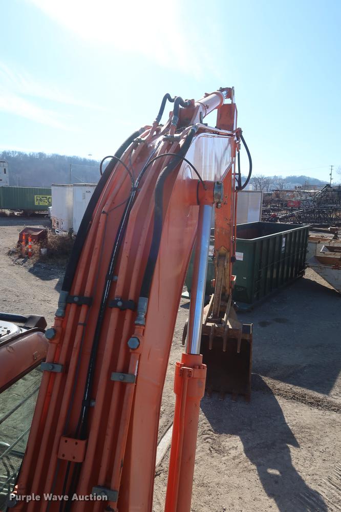 image for item DF3523 2006 Hitachi ZX200 LC excavator