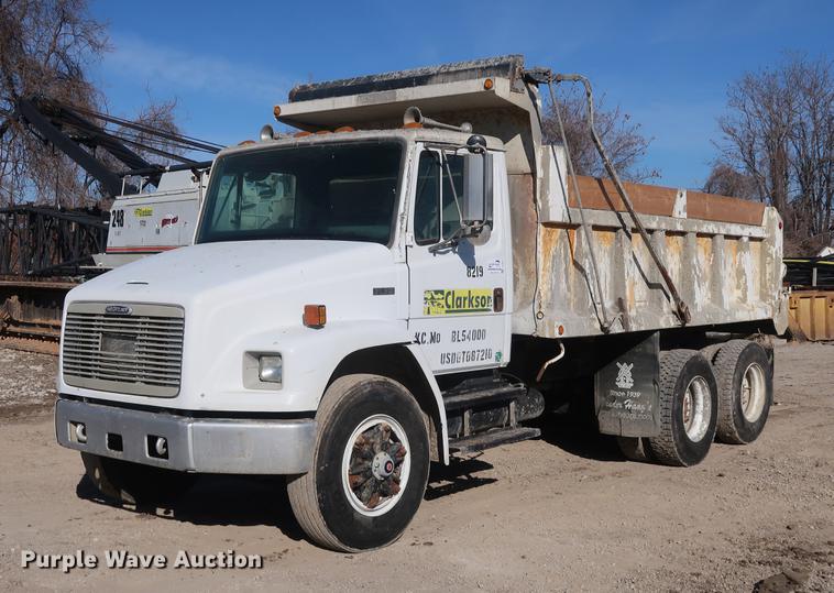 image for item DF3525 2001 Freightliner FL80 dump truck