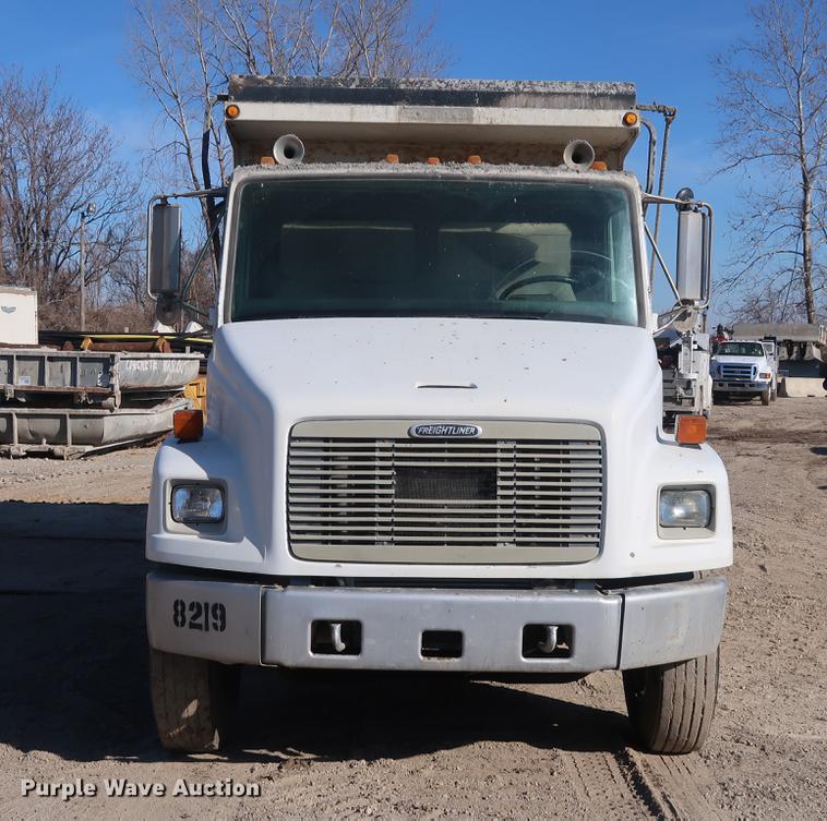 image for item DF3525 2001 Freightliner FL80 dump truck